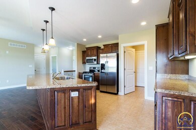 8501 SW 30th St, Topeka, KS 66614 - photo 6