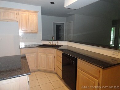 4817 S 197th East Ave, Broken Arrow, OK 74014 - photo 4