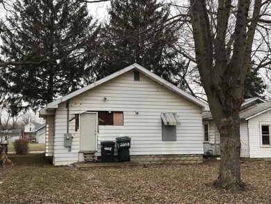 2208 S Mulberry St, Muncie, IN 47302 - photo 3