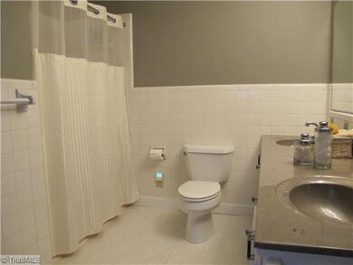 Master Bath/Spa.