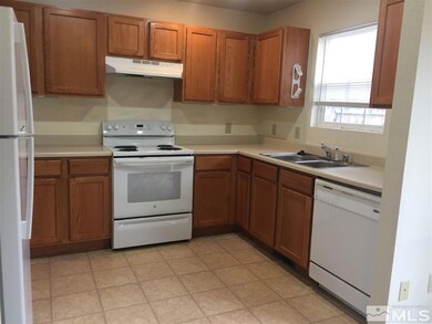 737 18th St, Sparks, NV 89431 - photo 2