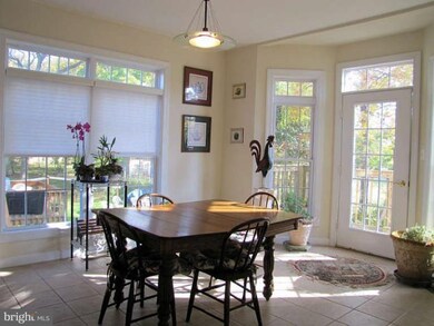 913 Lincoln Ave, Falls Church, VA 22046 - photo 7