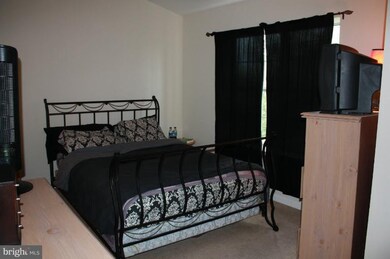 21751 Marigold Cir unit 9, Sterling, VA 20164 - photo 2