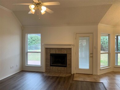 800 Vickie Dr, Azle, TX 76020 - photo 3