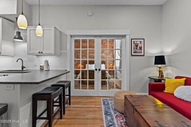 304 N Front St unit J, Wilmington, NC 28401 - photo 6