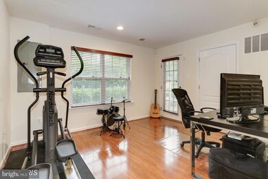 13318 Latrobe Ln, Clarksburg, MD 20871 - photo 3