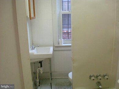 325 N 10th St, Darby, PA 19023 - photo 6