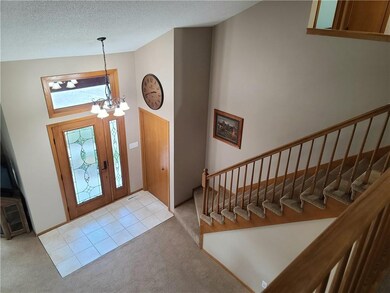 228 W 14th St S, Newton, IA 50208 - photo 6