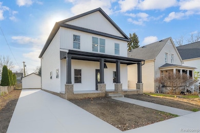 1017 Elm St, Wyandotte, MI 48192 - photo 2