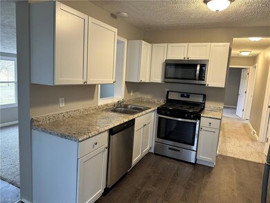 6775 Hampsher Rd, New Franklin, OH 44216 - photo 4