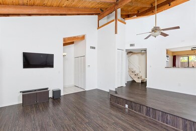 06_Livingroom_Entrance