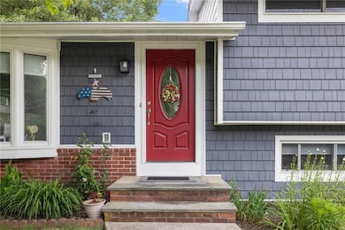 88 Cushing Rd, Warwick, RI 02888 - photo 4