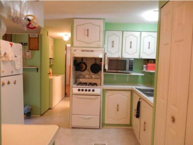 130 S Mendon Rd, Rutland, VT 05701 - photo 7