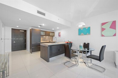200 Biscayne Boulevard Way unit 4311, Miami, FL 33131 - photo 4