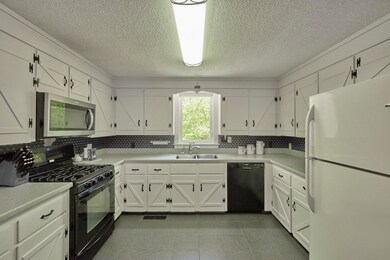 64 Beech Hill Rd, Weare, NH 03281 - photo 4