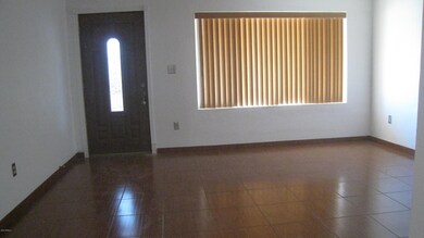 4854 W Berkeley 006