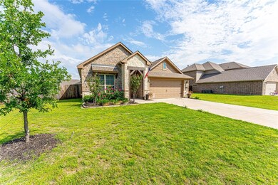 1500 Golden Spike Dr, Ennis, TX 75119 - photo 2