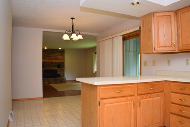 Informal Dining Area off Kitchen with access to FR