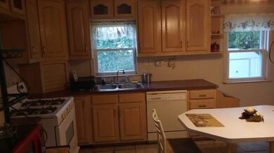 118 Epworth St, Worcester, MA 01610 - photo 5