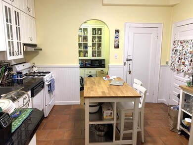 431 Washington St unit 4, Brookline, MA 02446 - photo 3