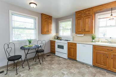 156 E Beechwold Kit