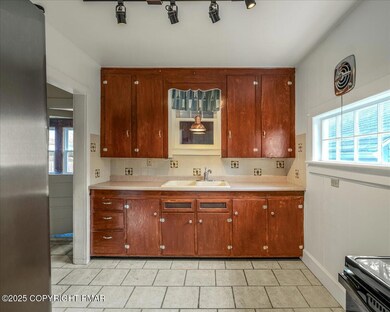 120 Jane St, Stroudsburg, PA 18360 - photo 7