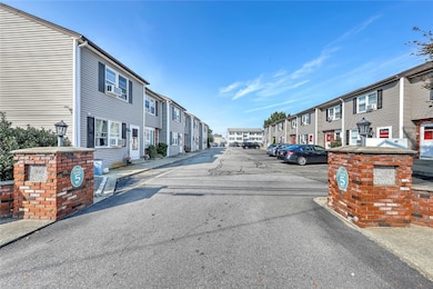 300 York Ave unit 11, Pawtucket, RI 02860 - photo 2