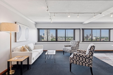 Light and bright with adjustable track lighting