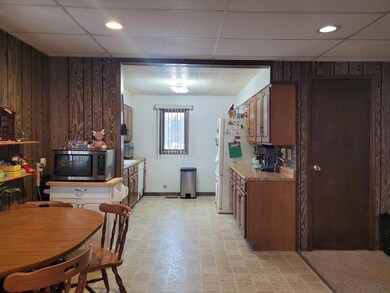 2217 S Maple St, Sioux City, IA 51106 - photo 5
