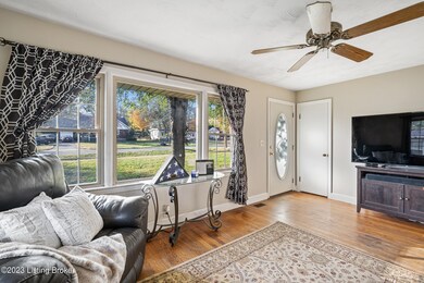 8005 Sherry Lynn Ct, Louisville, KY 40228 - photo 5