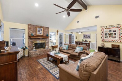 105 Bonita Dr, Granbury, TX 76049 - photo 5