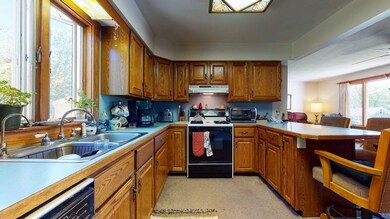 10-web-or-mls-158-Huddle-Rd-New-Harbor-0
