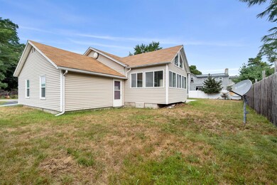 30 Dearborne Ave, Seabrook, NH 03874 - photo 5