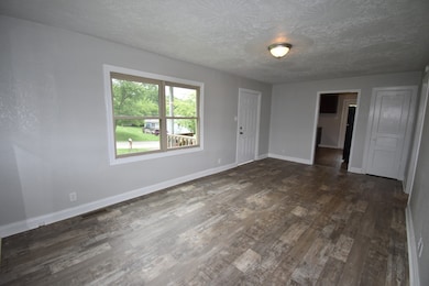 914 W Happy Hollow Dr, Clarksville, TN 37040 - photo 3