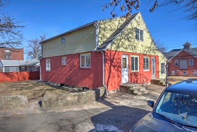 77 Locust St, Holyoke, MA 01040 - photo 2