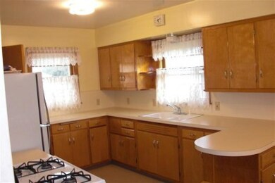 3236 Garfield Ave, Highland, IN 46322 - photo 4