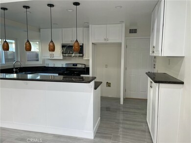 12845 Cape Cottage Ln, Sylmar, CA 91342 - photo 4