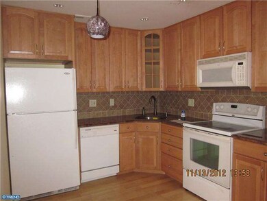 64 Catherine Ct unit 409, Levittown, PA 19057 - photo 6