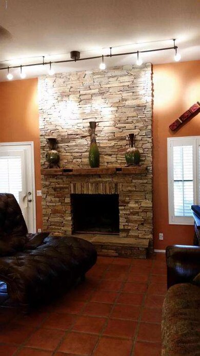 STONE GAS FIREPLACE