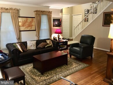 13106 Coralberry Dr, Fairfax, VA 22033 - photo 4