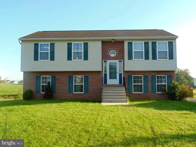 755 Rutherford Dr, Greencastle, PA 17225 - photo 2