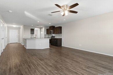 7018 Phoebe View, San Antonio, TX 78252 - photo 4
