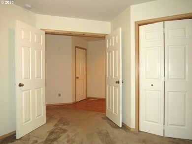 1743 SW 29th St, Troutdale, OR 97060 - photo 6