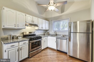 8327 Syracuse Cir, Vienna, VA 22180 - photo 6