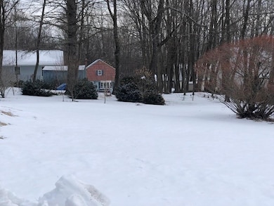 589 Henshaw St, Rochdale, MA 01542 - photo 5