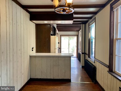 129 S 2nd Ave, Reading, PA 19611 - photo 4