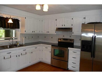 2 Glen Meadows Ct, Warwick, RI 02889 - photo 3