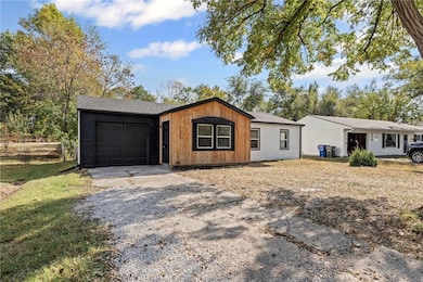 1323 E 21st St, Lawrence, KS 66046 - photo 3