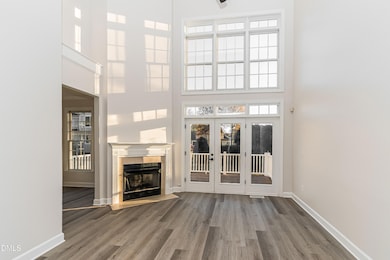 Living Room-14937288