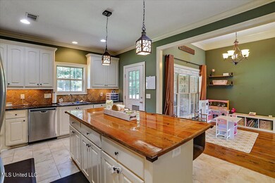 11-112 Meadow Park Dr